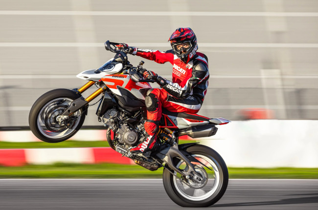 Ducati Hypermotard V2