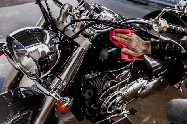 Harley Davidson Tank Waxing