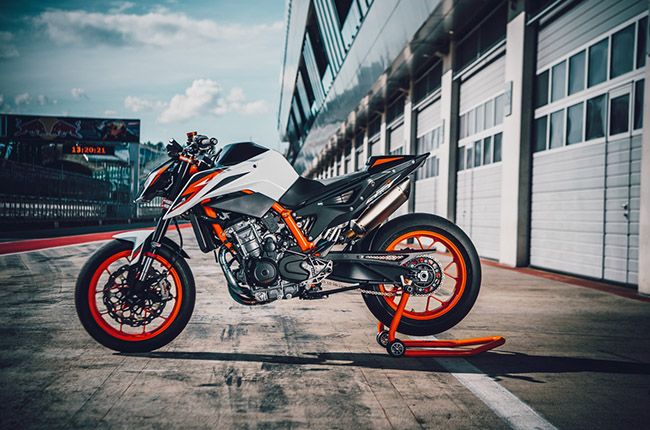 KTM 890 Duke R