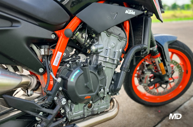 KTM 890 Duke R