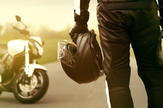 Never wear these 5 things on a motorcycle