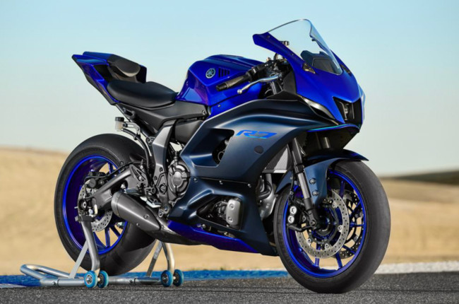 Yamaha R7
