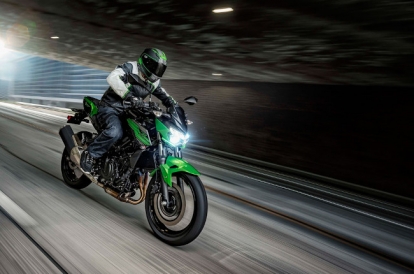 CFMOTO 400 NK versus Kawasaki Z400 
