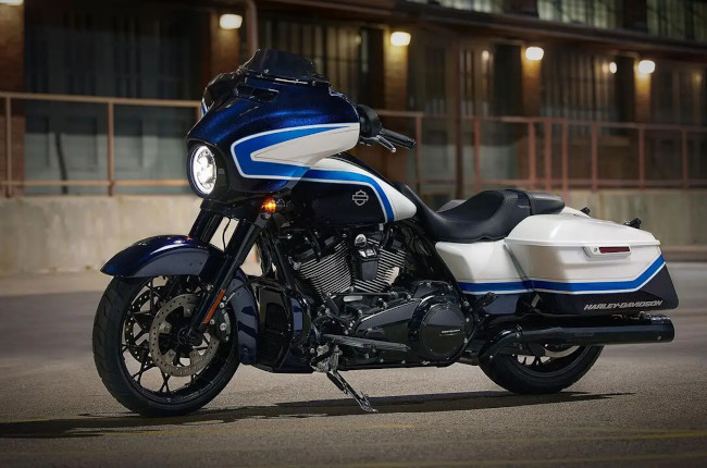 Harley-Davidson Street Glide Special Arctic Blast