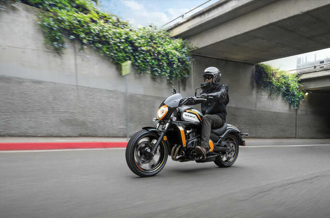 Kawasaki bestows some minor updates on the 2022 Vulcan S