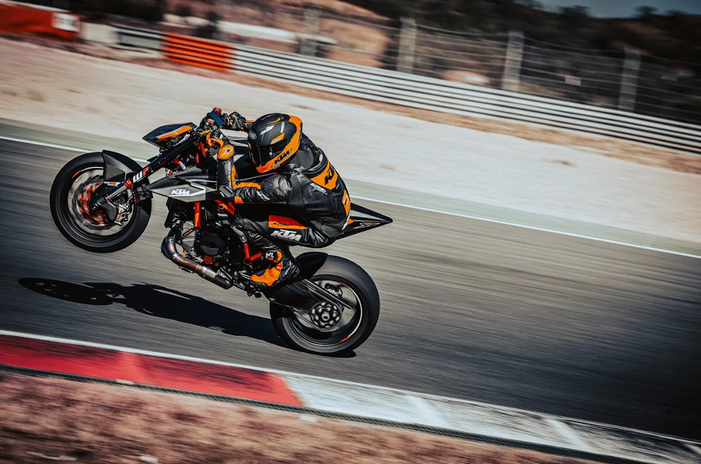 KTM debuts the stunning 1290 Super Duke RR for the 2023 model year