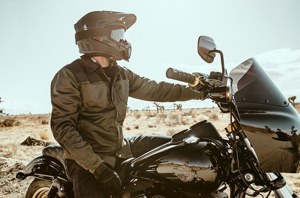 Motorcycle jackets 101: leather versus textile