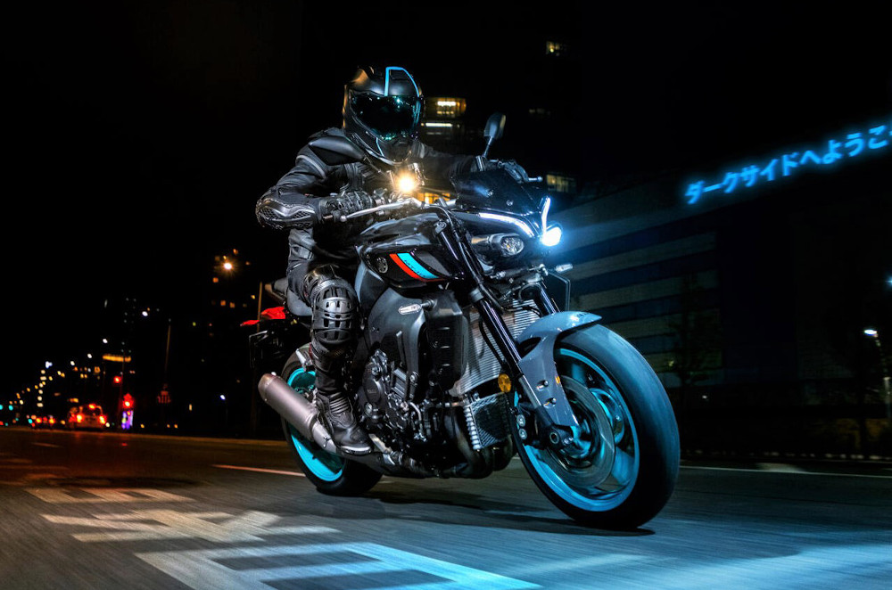 Suzuki GSX-S1000 versus Yamaha MT-10 - Head to head