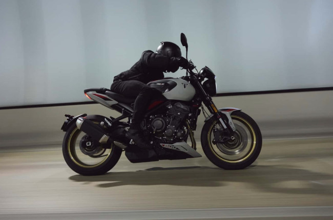 Triumph levels up with the new Trident 800
