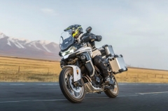 The CFMOTO 800MT ES brings semi-active suspension to the middleweight ADV space