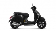 Black Vespa GTS 300 Supertech