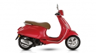 Red Vespa Primavera 150 IGET