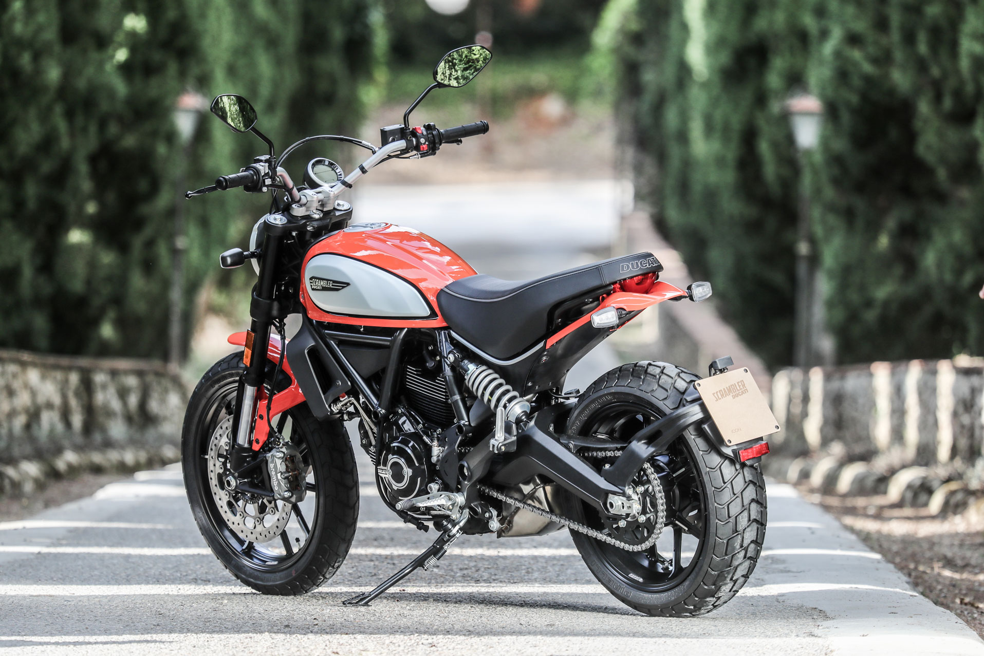 scrambler ducati giá