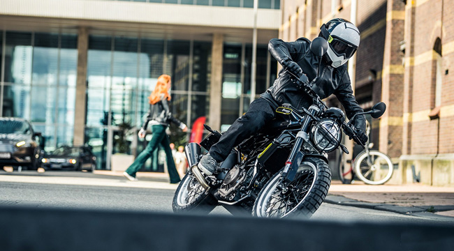 Husqvarna Svartpilen 401