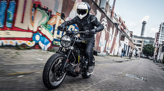 Husqvarna Svartpilen 401