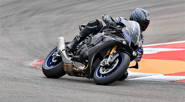 Yamaha YZF-R1M